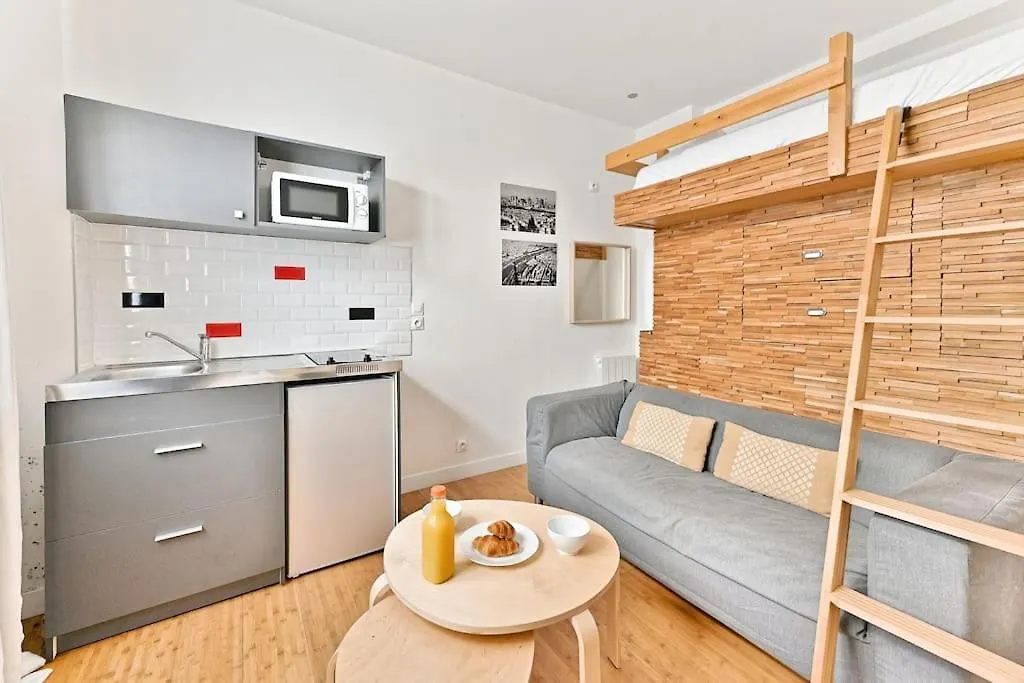 Charmant Studio Avec Mezzanine Boulevard Voltaire باريس 0*,