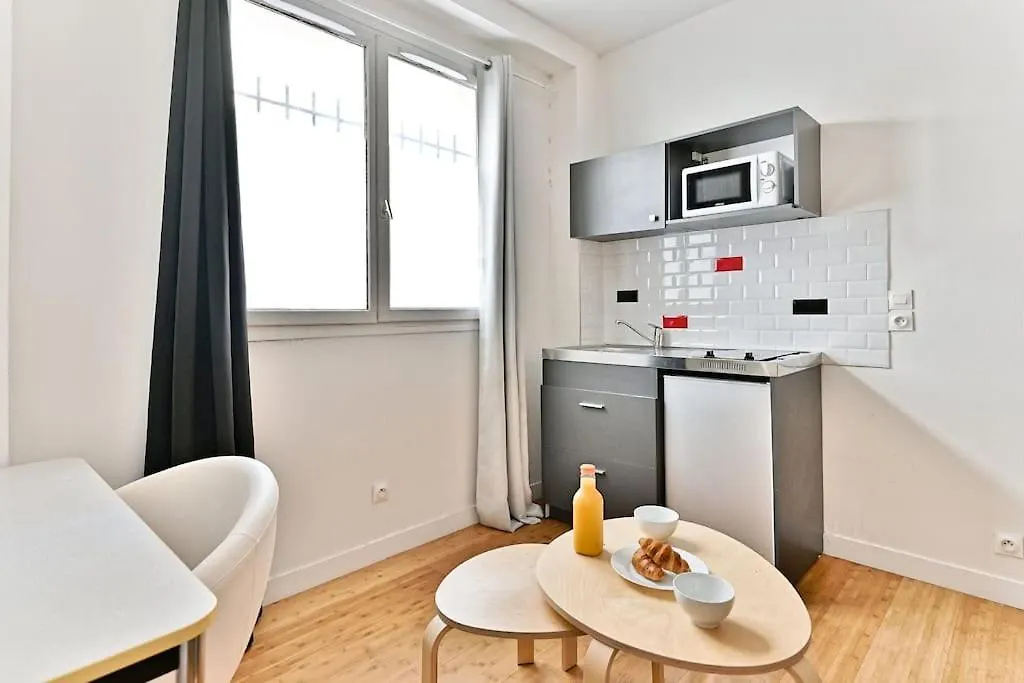 Apartamento Charmant Studio Avec Mezzanine Boulevard Voltaire Paris
